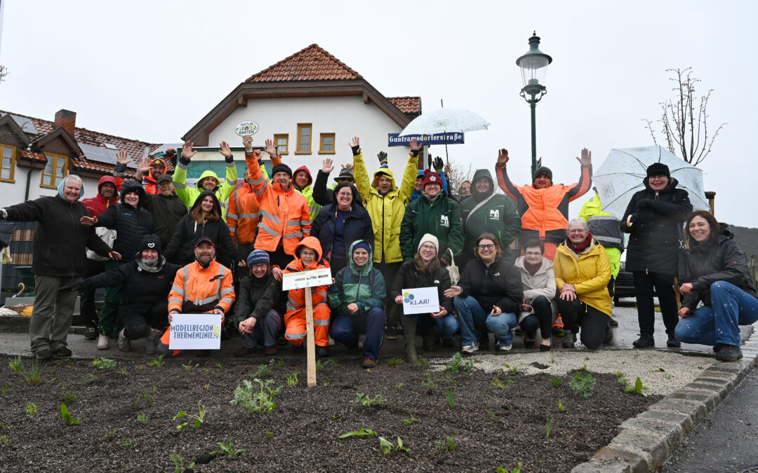 Praxistag stärkt klimafitte und biodiversitätsfördernde Grünraumpflege in der KLAR! Thermenlinie